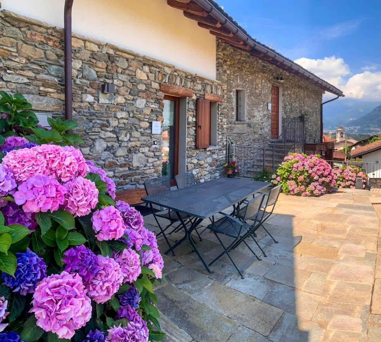 La Volta - Lake Como Heritage Home In Molino Maufet Watermill - Patio On The Garden Colico Eksteriør billede